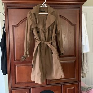 Trench coat-brown like new